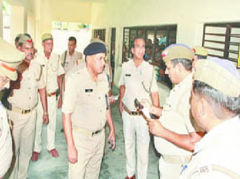 Captive escaped from the court, the police tracks down the left